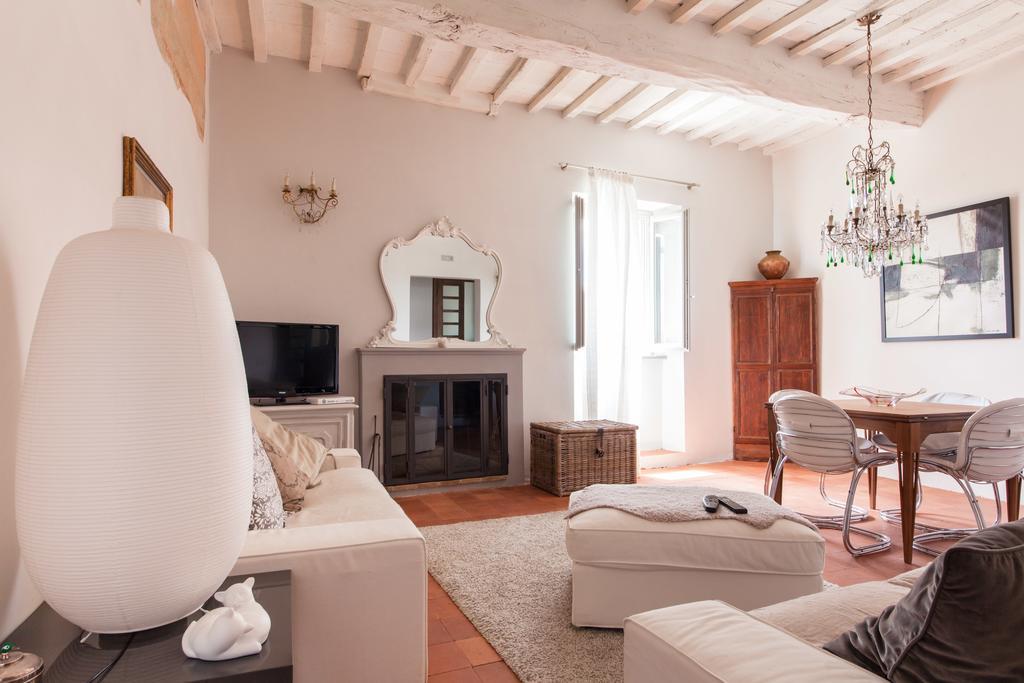 فيلا Casa Breccia Compignano  الغرفة الصورة